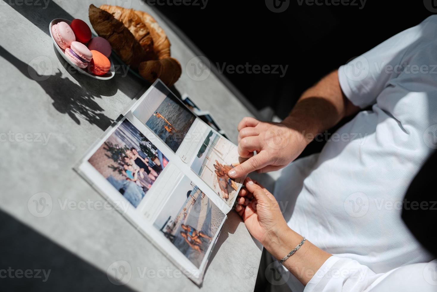 album fotografico per bambini con foto a colori e in bianco e nero