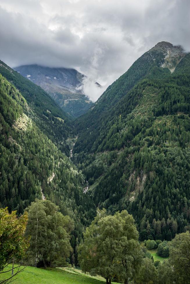 vista dal passo del Sempione in svizzera foto