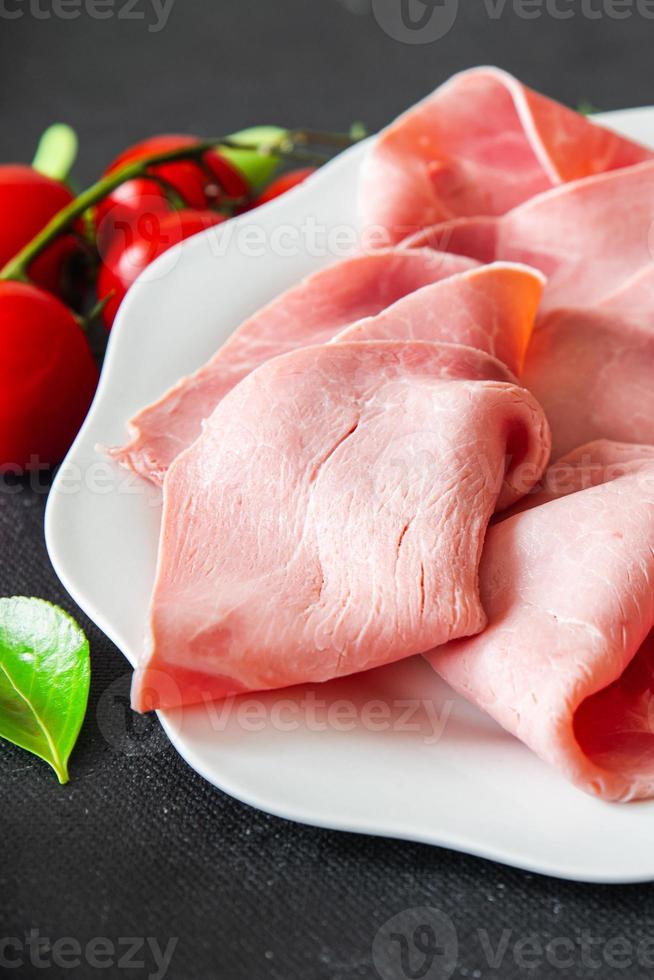 prosciutto fetta di maiale carne antipasto fresco pasto sano cibo spuntino dieta sul tavolo copia spazio cibo foto