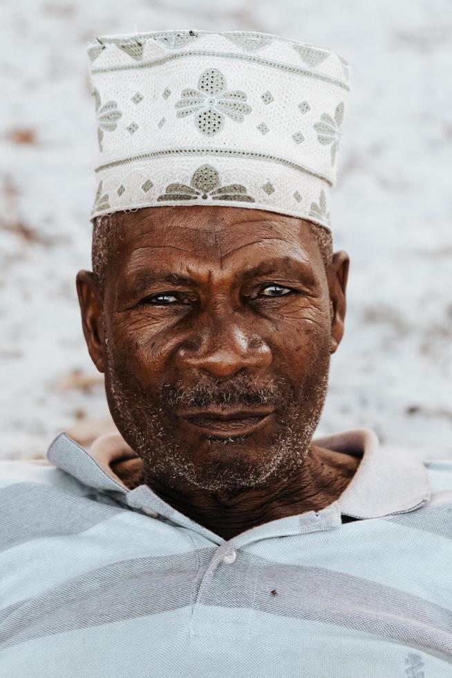 ritratto di un vecchio musulmano a zanzibar foto