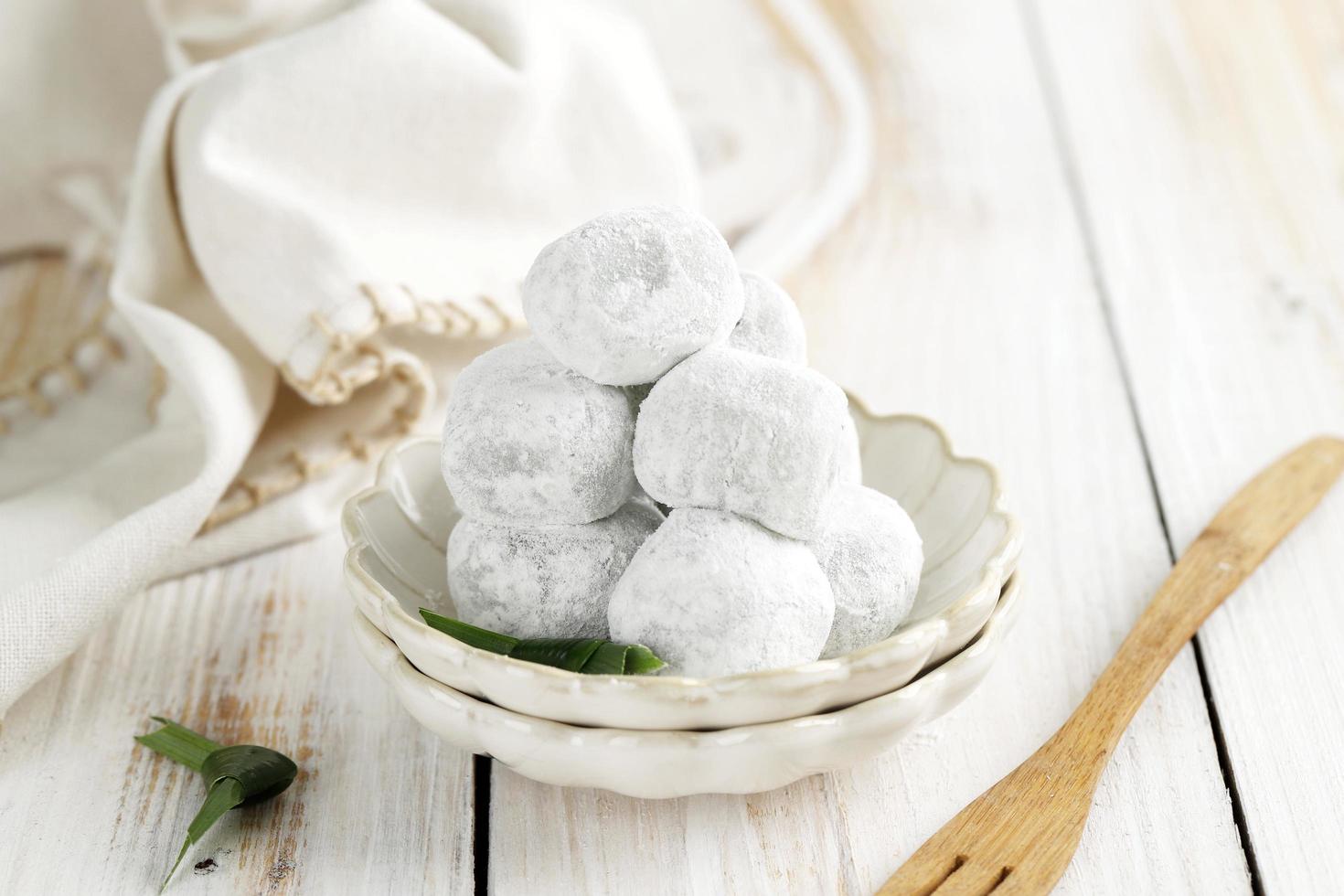 dolce tradizionale giapponese mochi di fagioli rossi, torta di riso appiccicoso foto