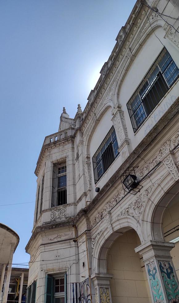 Buenos Aires, Argentina. 2019. facciata della scuola fernando fader foto