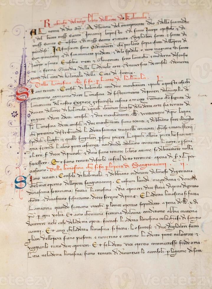 foglio manoscritto antico della divina commedia dantesca. foto