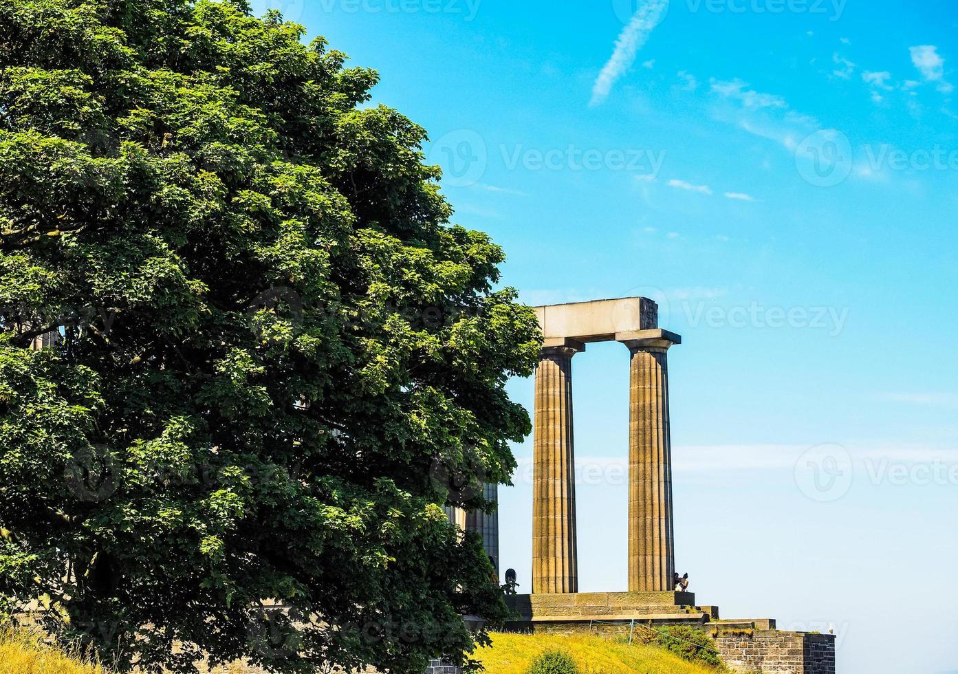 monumento nazionale hdr sulla collina di calton a edimburgo foto