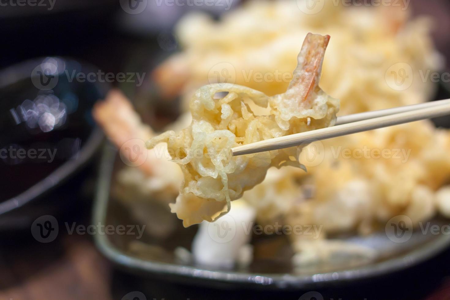 gamberi fritti tempura in stile giapponese foto