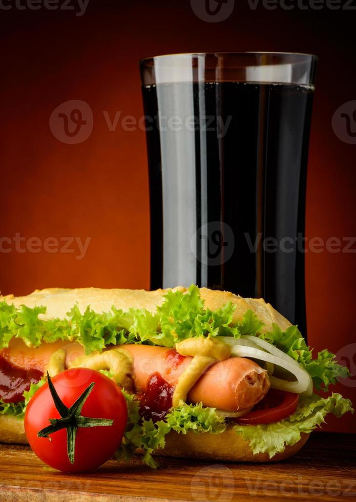 bevanda di hot dog e cola foto