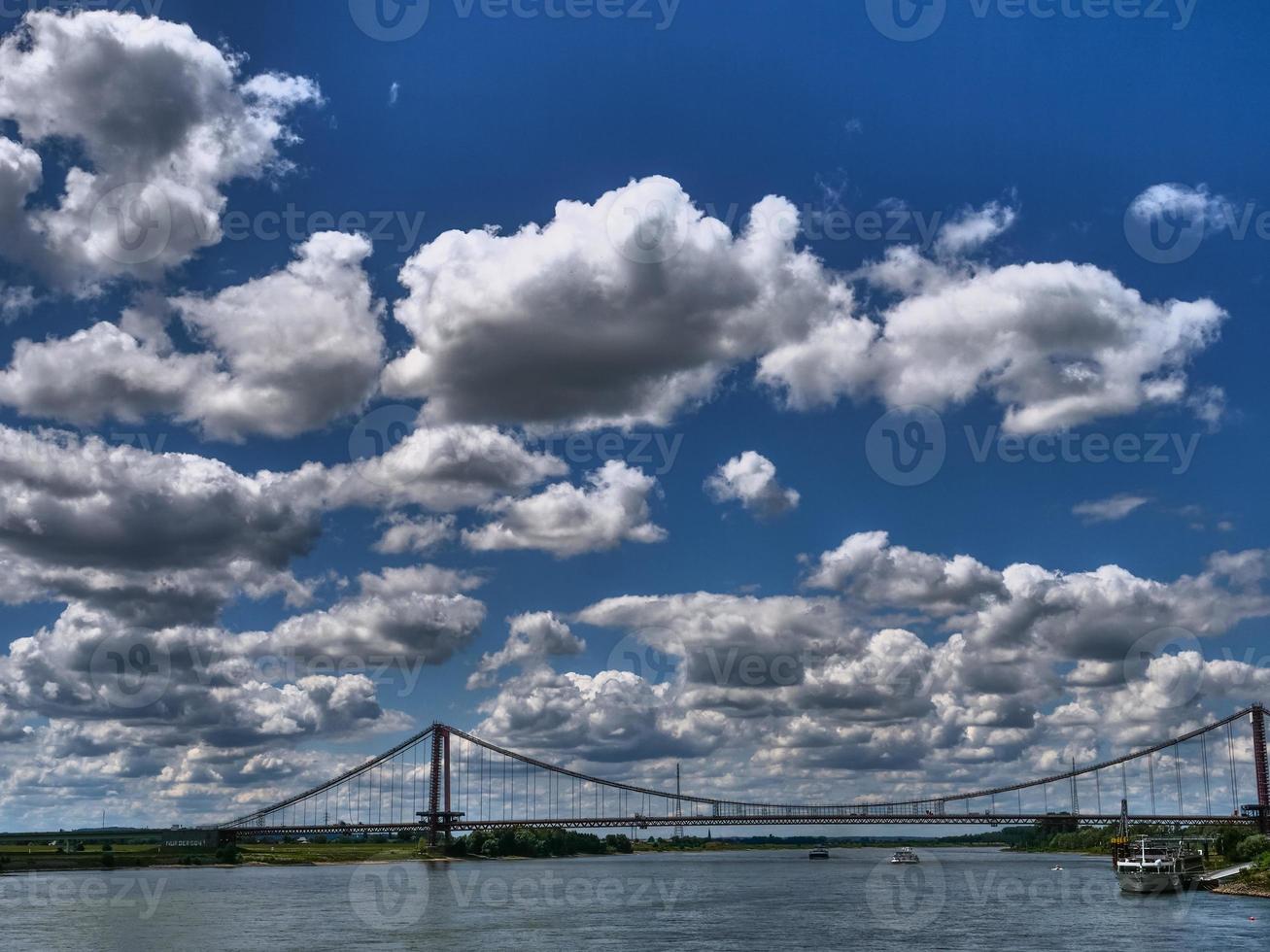 emmerich presso il fiume Reno in Germania foto