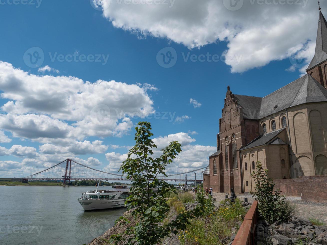 emmerich presso il fiume Reno in Germania foto