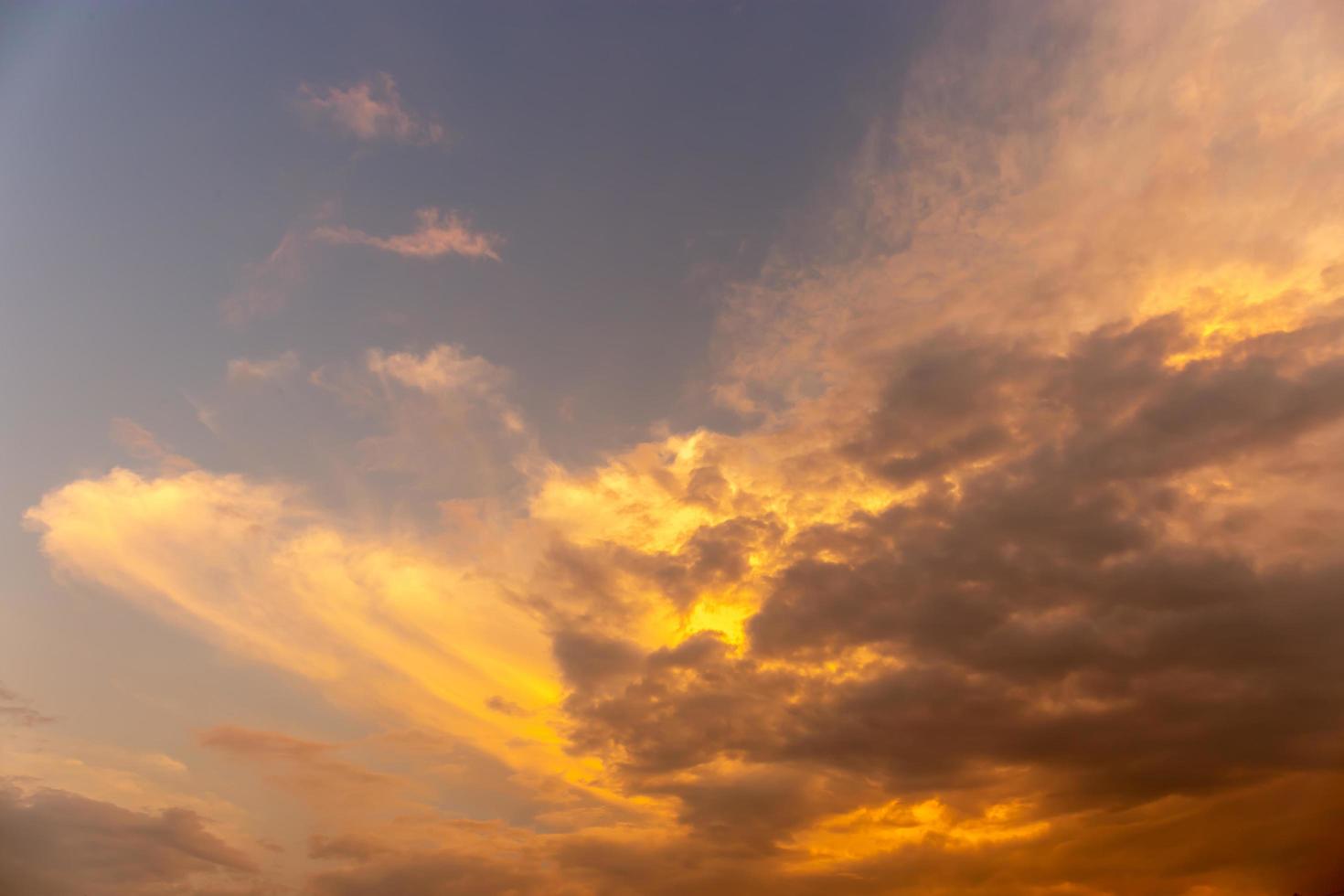 bella alba tramonto cielo per lo sfondo foto