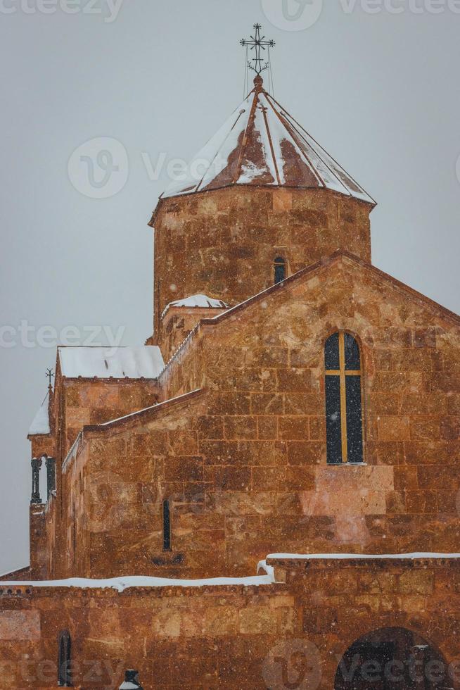 chiesa di odzun nel villaggio di odzun dei lori armenia. foto