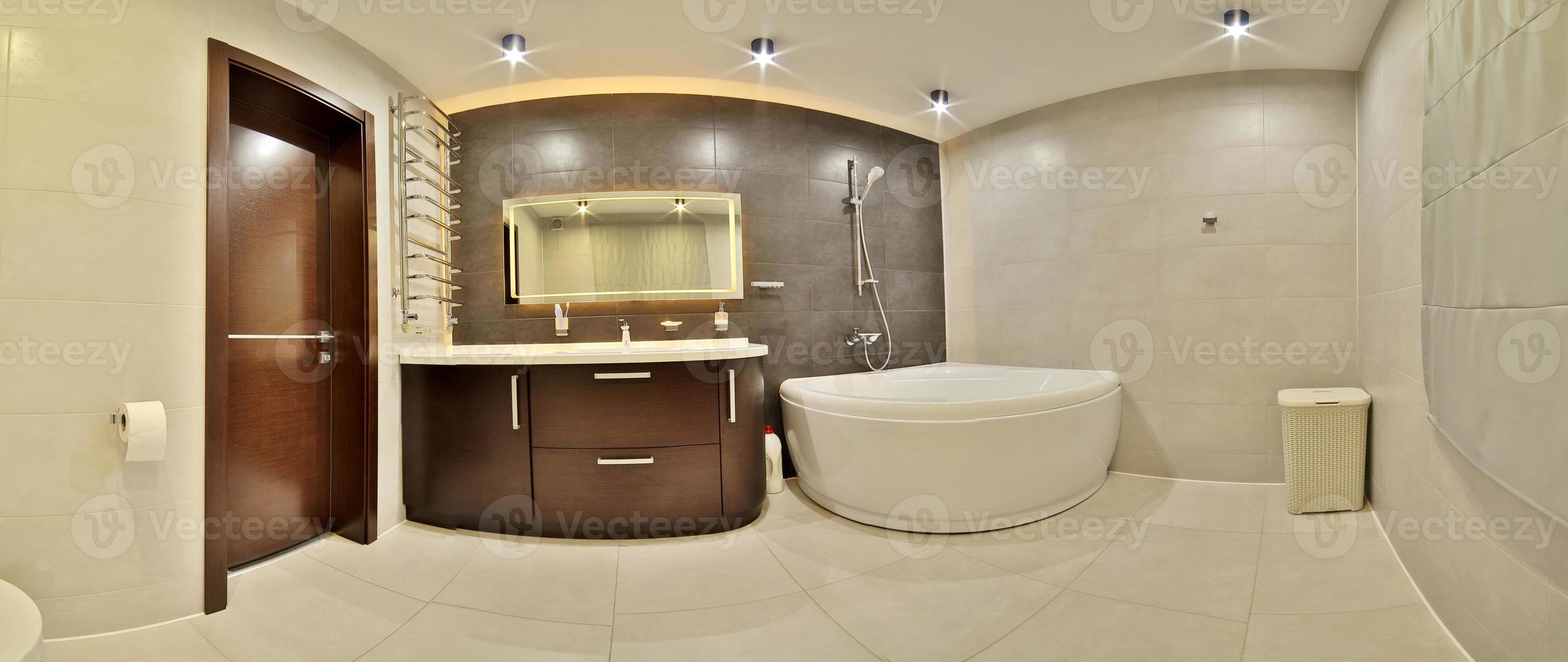 bagno di lusso in stile francese in casa. interno del bagno. foto