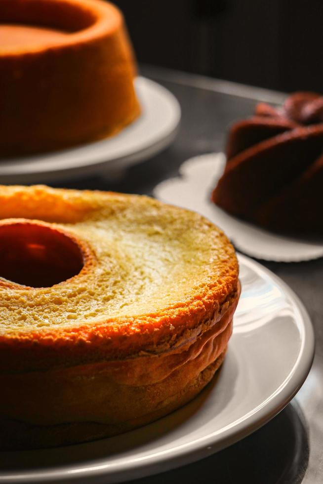 primo piano della torta morbida e un altro torte foto