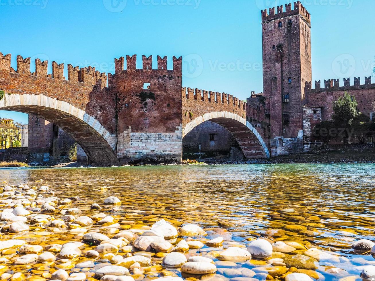 hdr ponte di castelvecchio aka ponte scaligero a verona foto