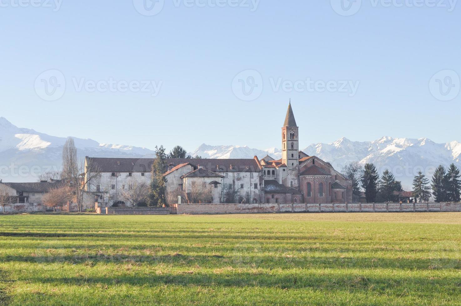 abbazia di staffarda a revello italia foto