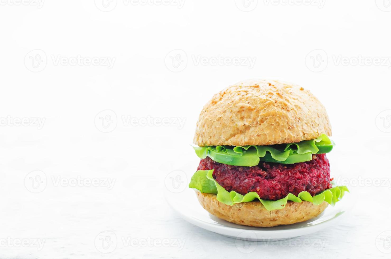 hamburger di quinoa, barbabietole e ceci foto