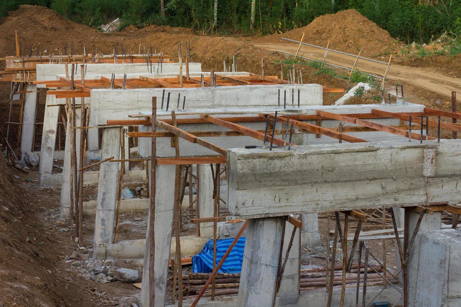 costruzione rurale di ponti in cemento foto