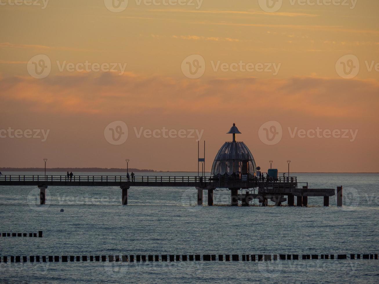 tramonto sulla spiaggia di Ofzingst foto