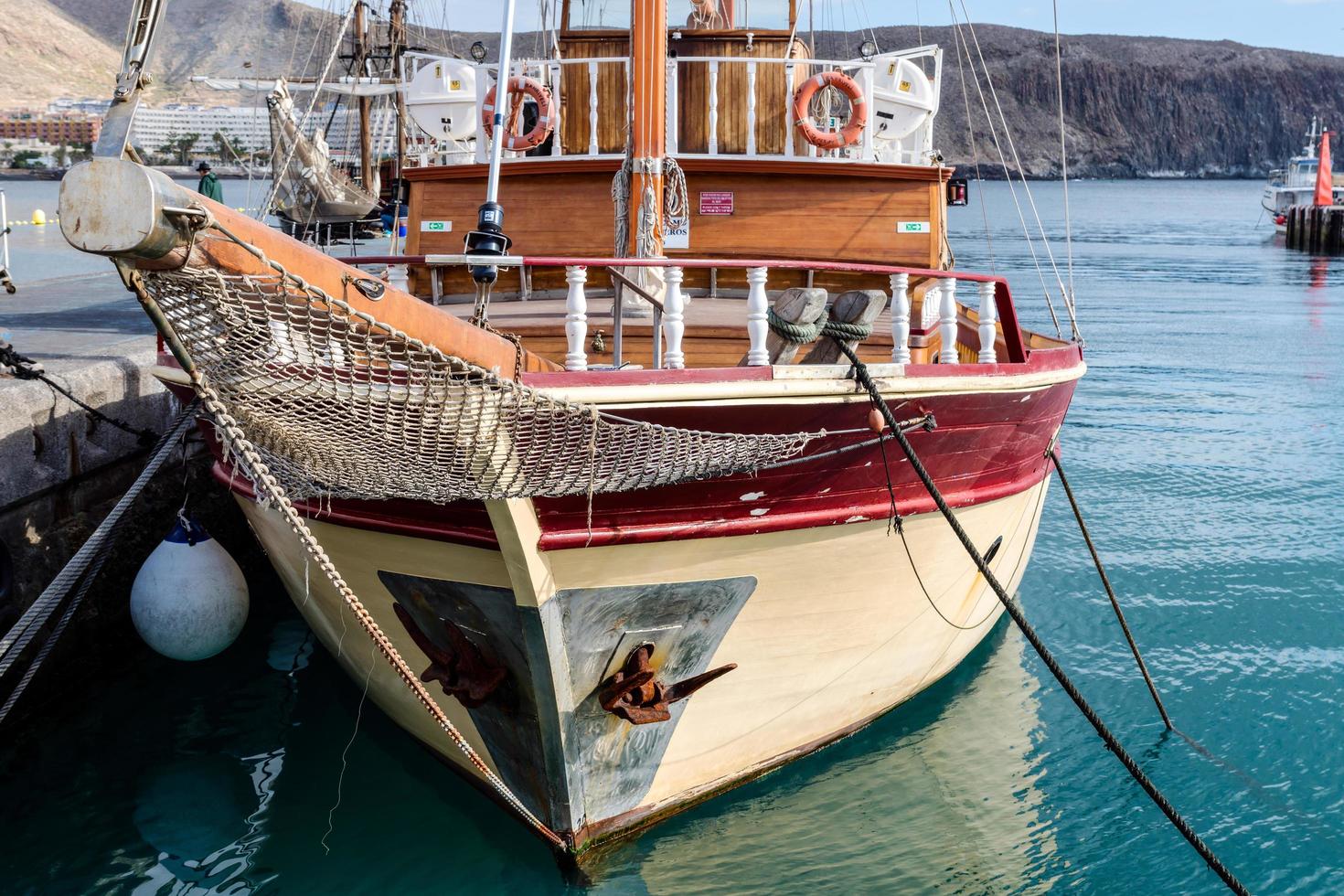 los christianos, tenerife, spagna, 2015. yacht ormeggiato nel porto di tenerife foto