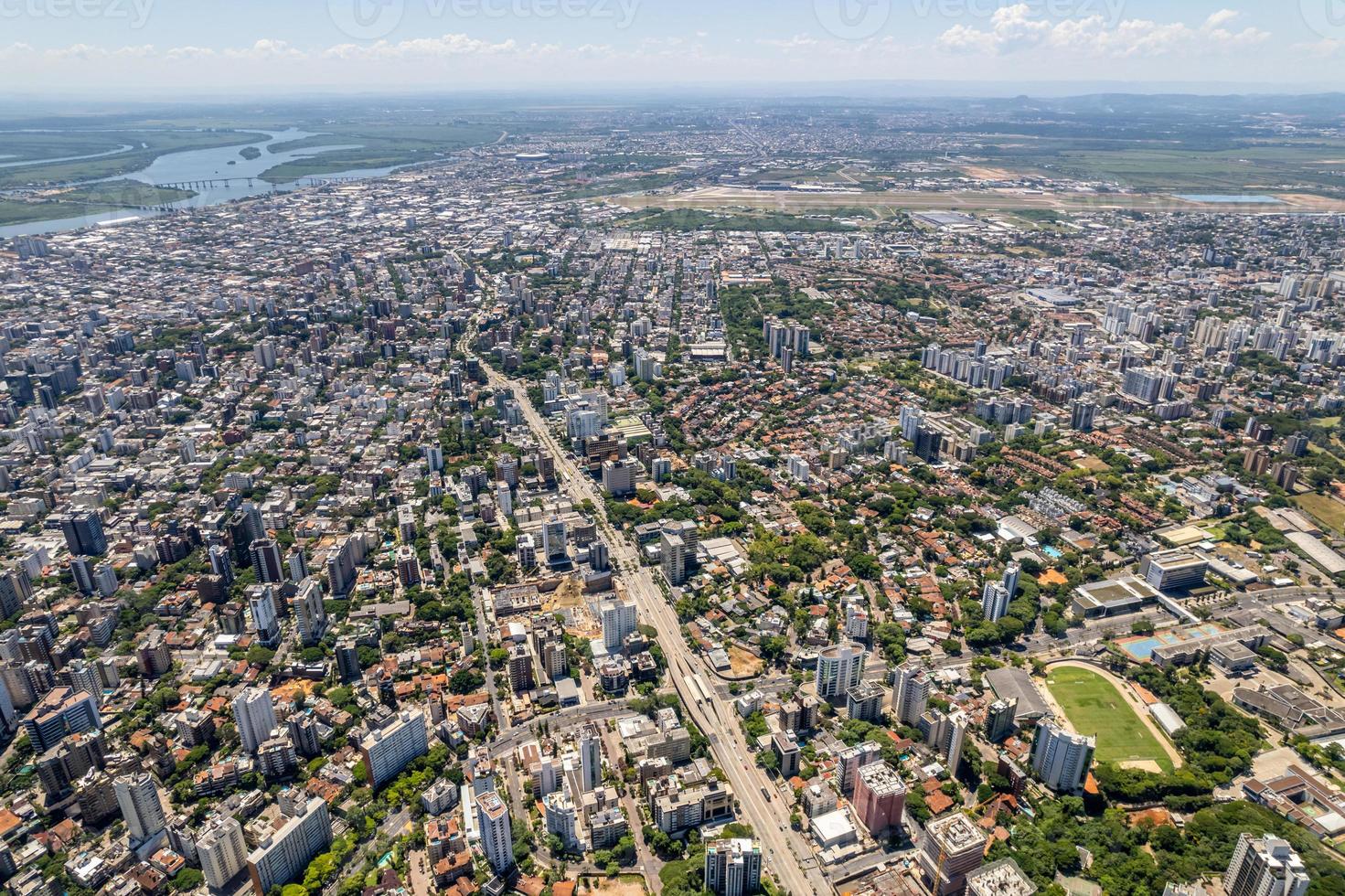 veduta aerea di porto alegre, rs, brasile. foto aerea della più grande città del sud del brasile.