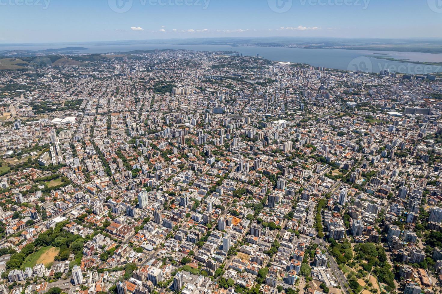 veduta aerea di porto alegre, rs, brasile. foto aerea della più grande città del sud del brasile.