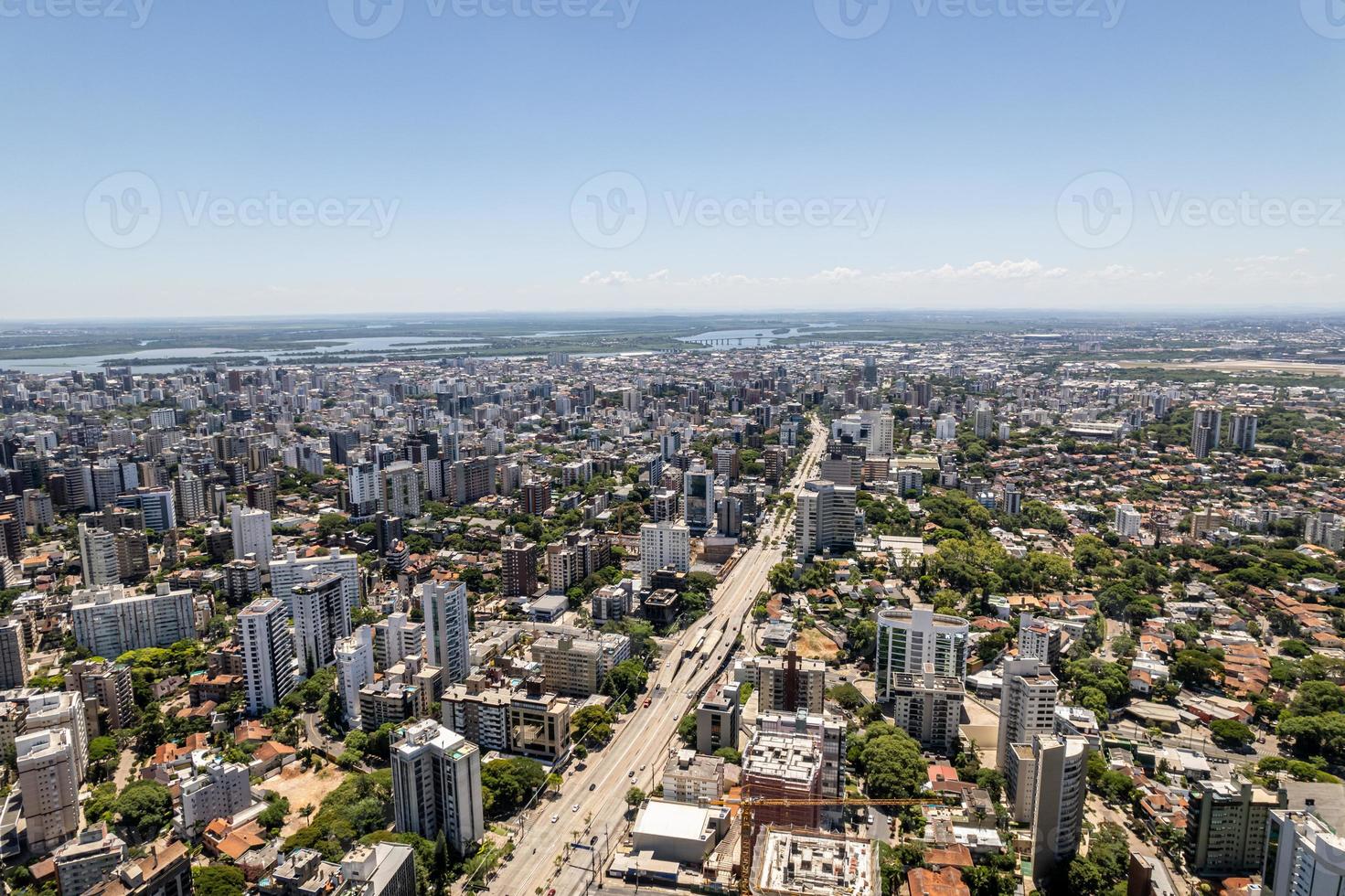 veduta aerea di porto alegre, rs, brasile. foto aerea della più grande città del sud del brasile.