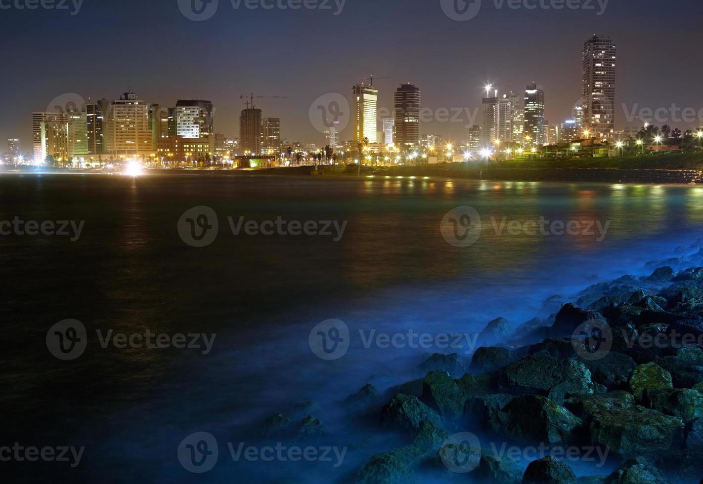 tel Aviv. vista notturna da Giaffa foto