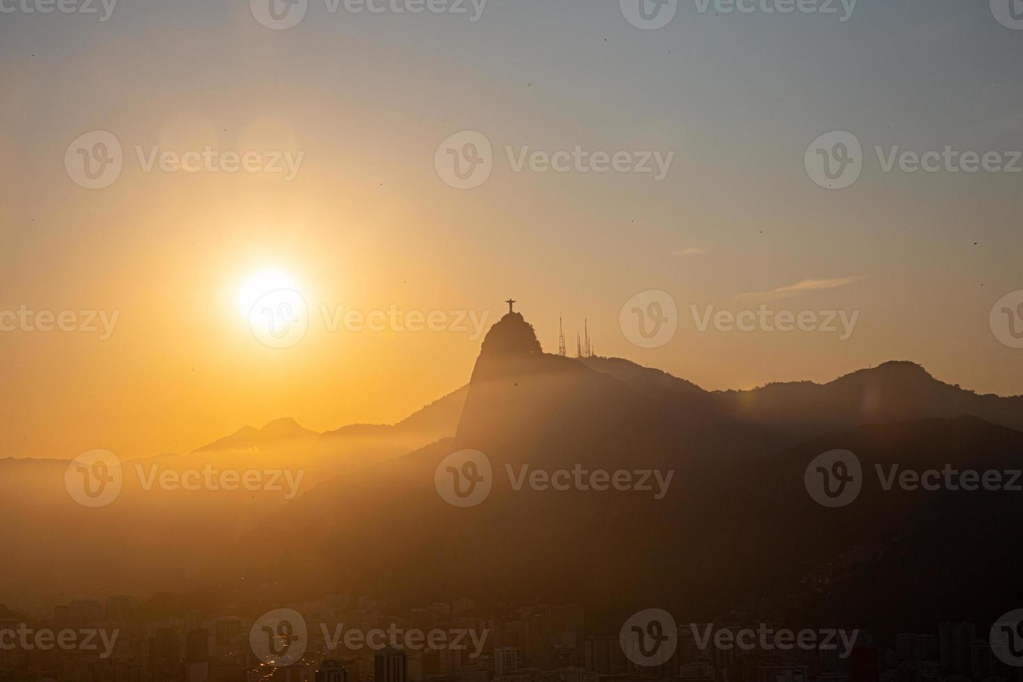 Vista del pan di zucchero, del corcovado e della baia di guanabara, rio de janeiro, brasile foto