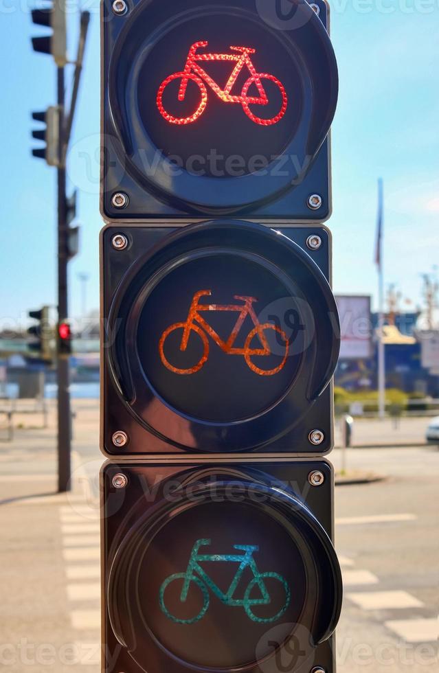 semaforo verde e rosso per pedoni e biciclette foto