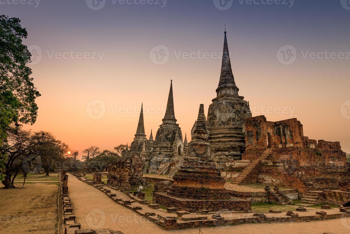 vecchio tempio di wat phra si sanphet foto