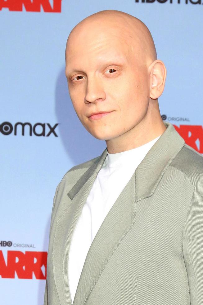 los angeles, 18 aprile - anthony carrigan al barry stagione 3 hbo premiere screening al rolling green il 18 aprile 2022 a los angeles, ca foto