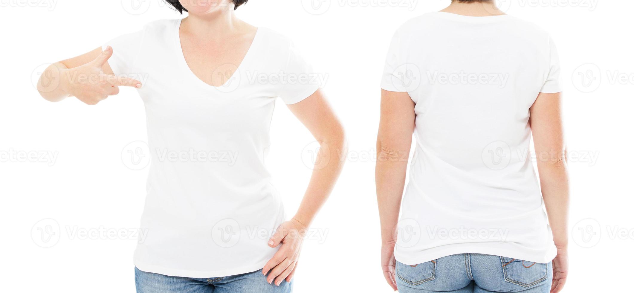t-shirt estiva isolata su bianco, donna puntata sulla maglietta, ragazza puntata sulla maglietta, immagine ritagliata foto