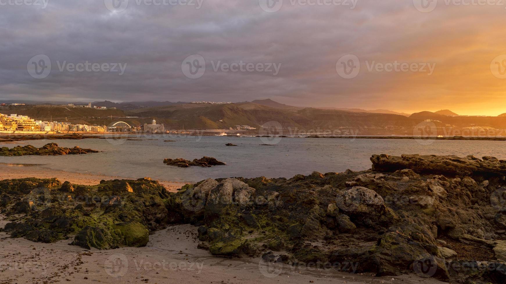 tramonto nella città di las palmas gran canaria foto