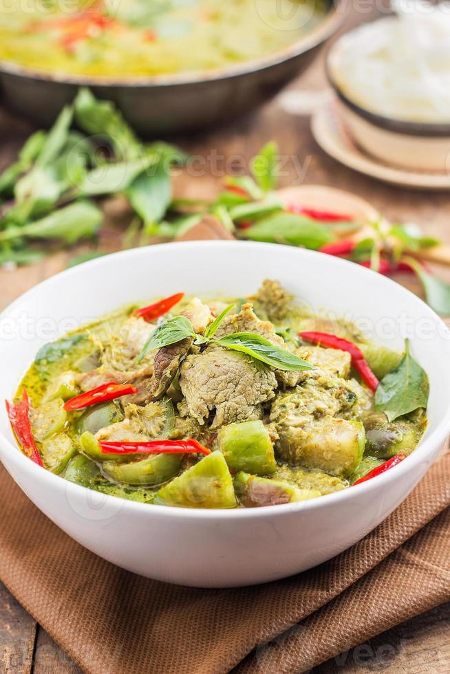 curry di maiale verde, cucina tailandese foto