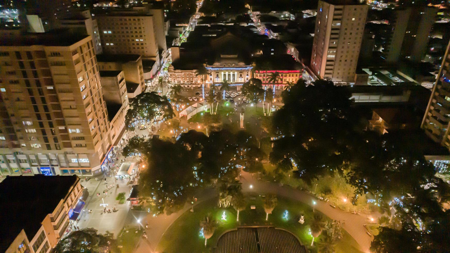 san paolo, brasile, settembre 2019 - veduta aerea di notte foto