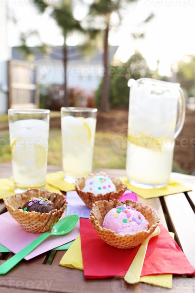 dessert - gelato e limonata foto