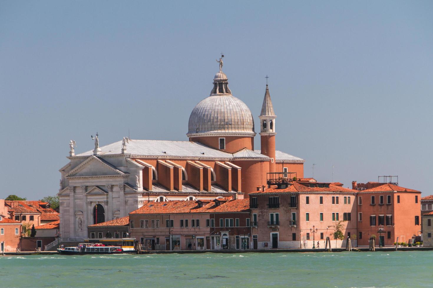 vista dell'isola di san giorgio, venezia, italia foto