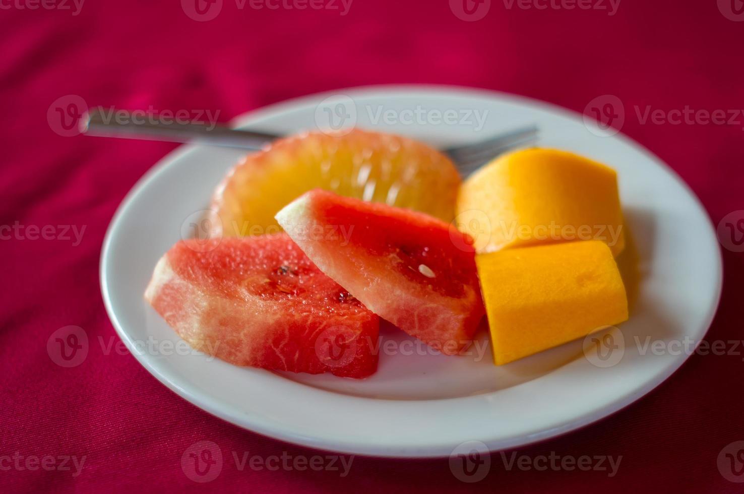 frutta fresca su disco. foto