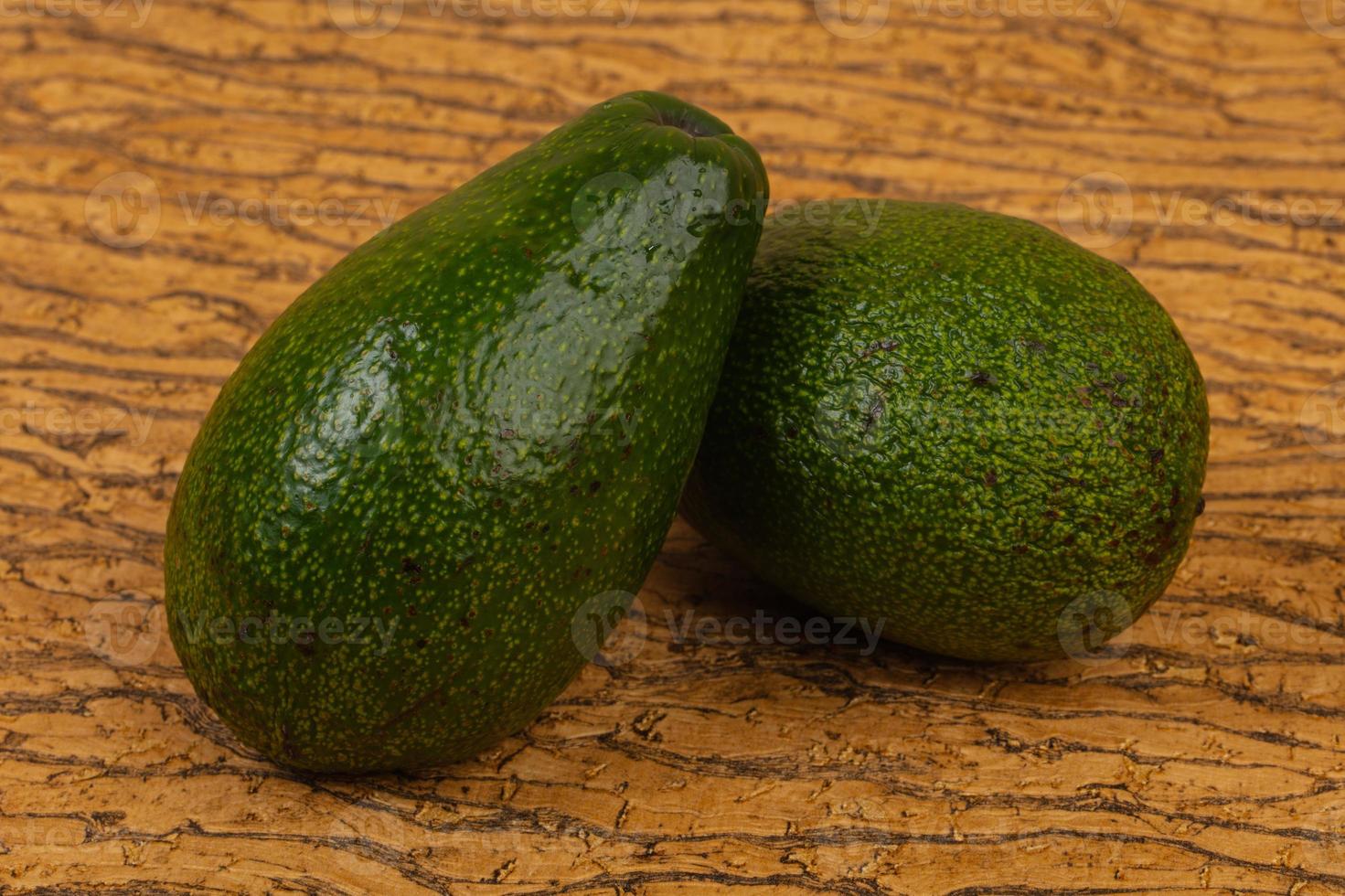 due avocado maturi foto