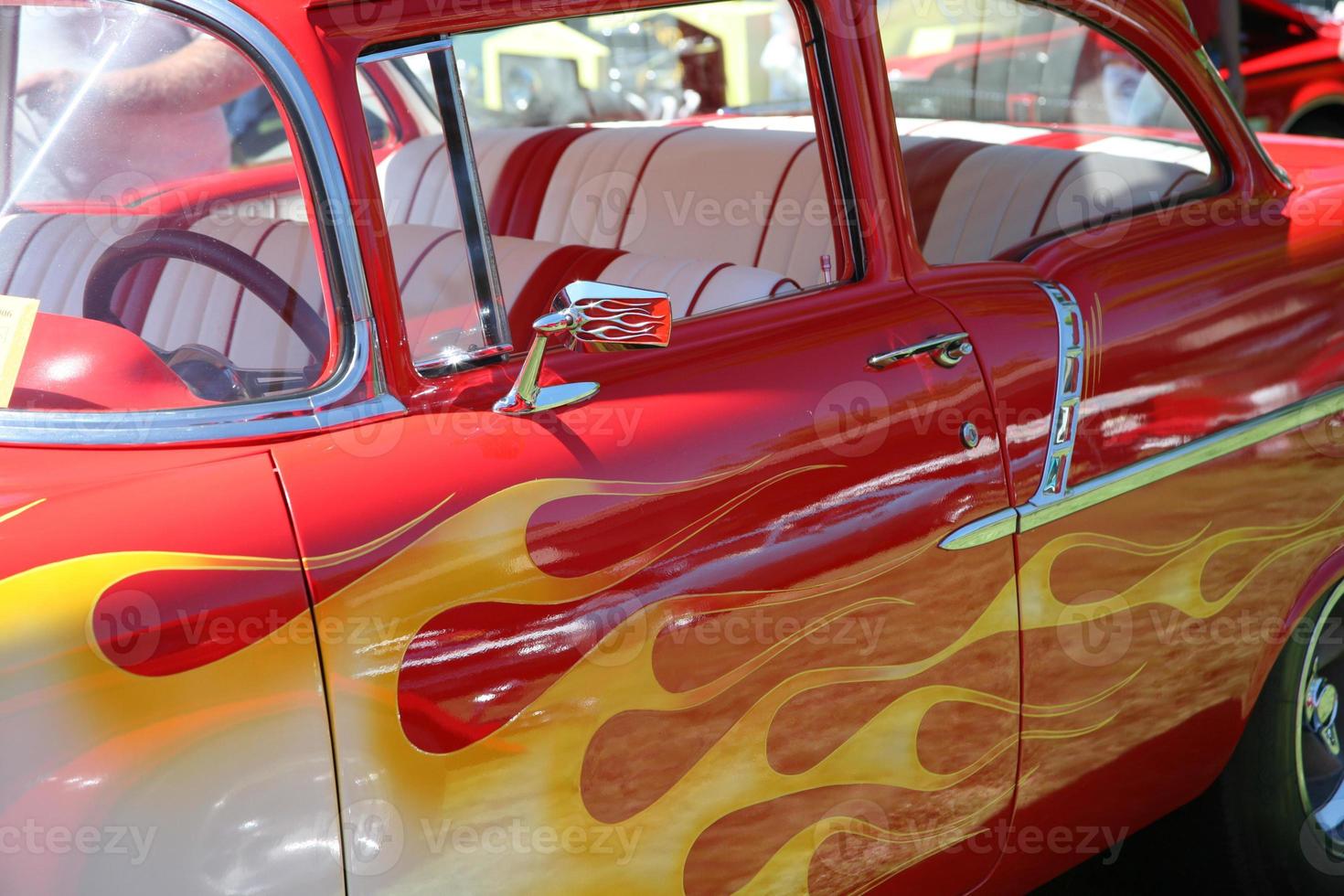 fiamme dipinte su auto foto