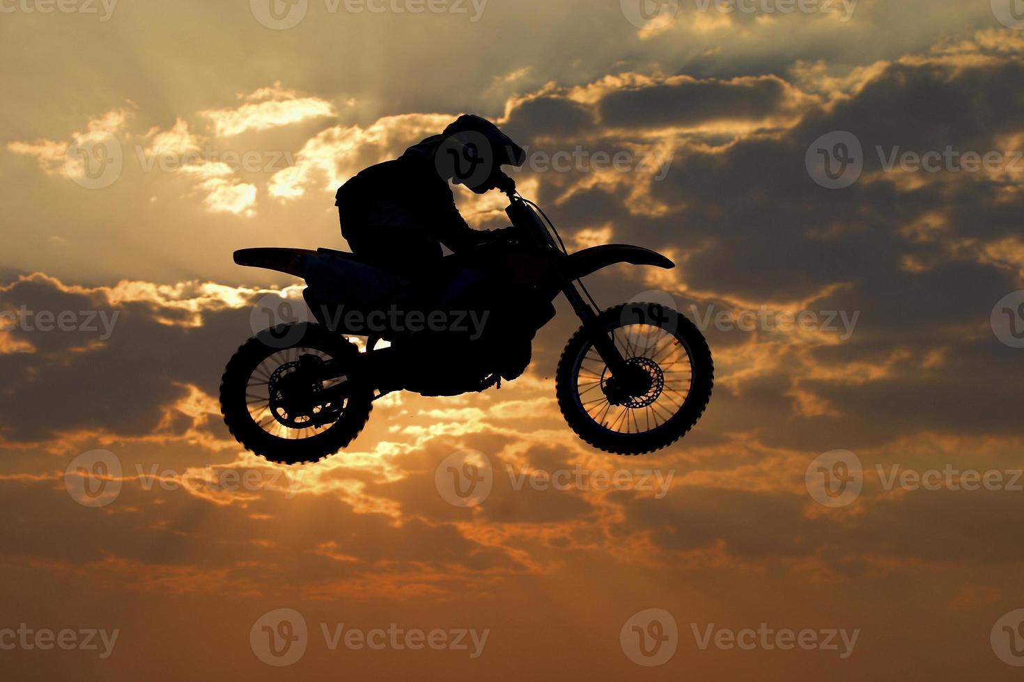salto di motocross foto