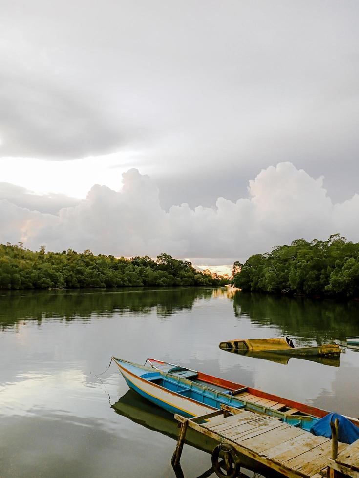 carta da parati barche sull'isola foto