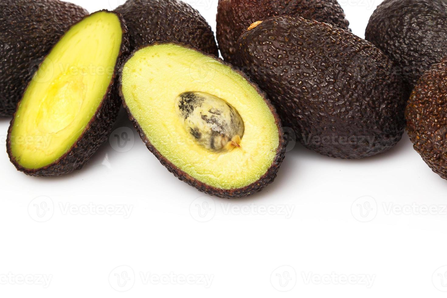 mucchio di piccoli avocado foto