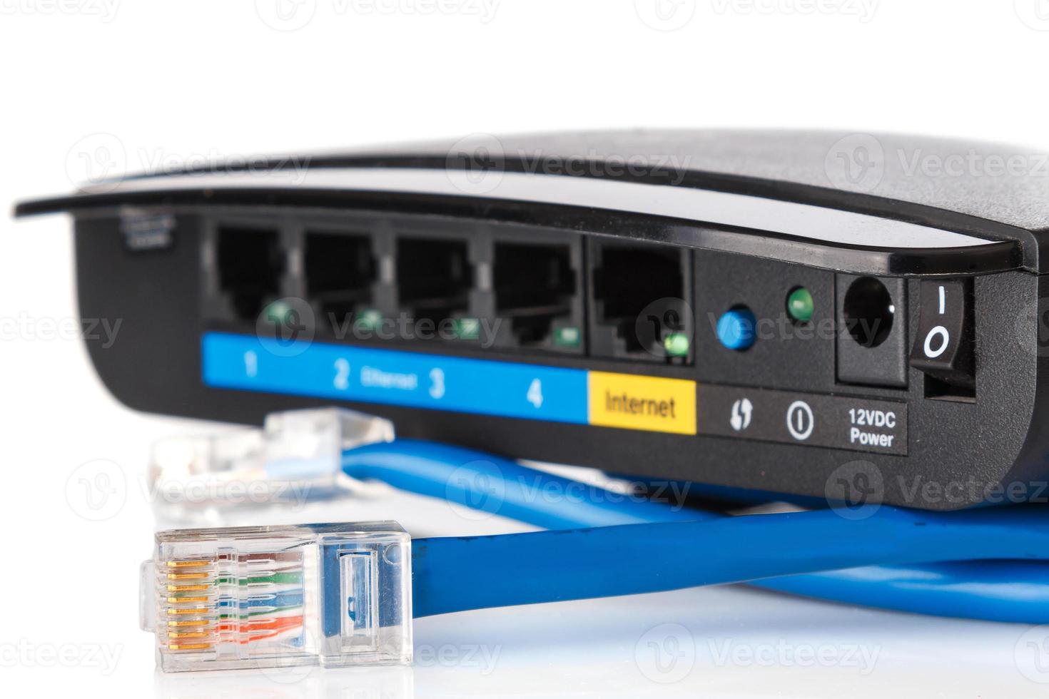 router e cavo ethernet foto