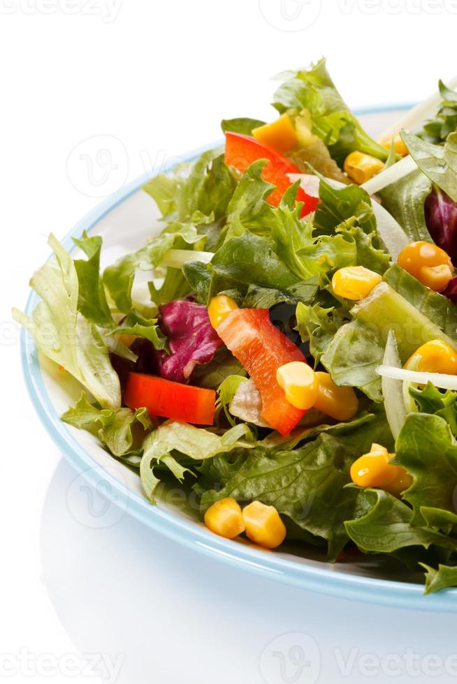 mangiare sano - insalata di verdure foto