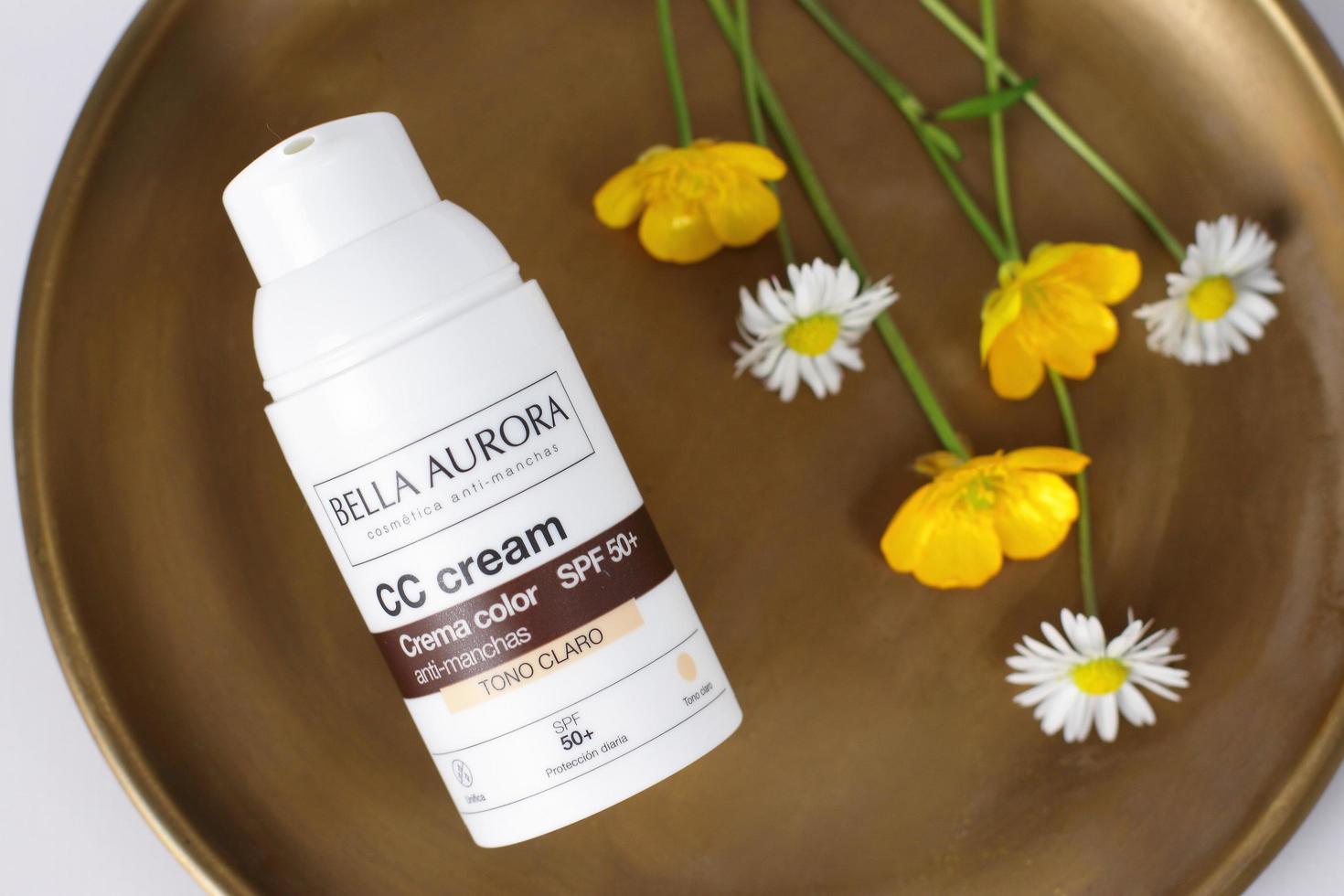 bella aurora cc cream spf 50, cosmetici per il viso, vitoria, spagna, 8 maggio 2022 foto