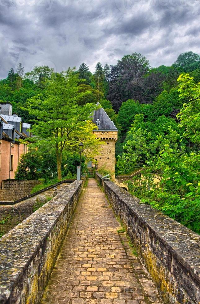 vecchio ponte di pietra in lussemburgo, benelux, hdr foto