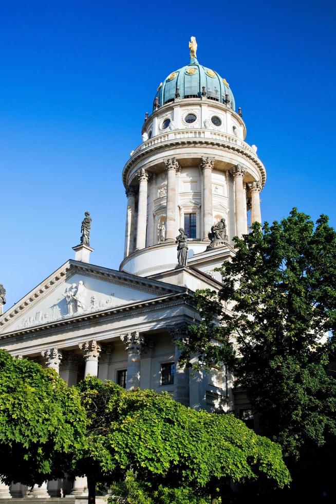 berlino, germania, 2022 - il gendarmenmarkt. cattedrale tedesca a berlino foto