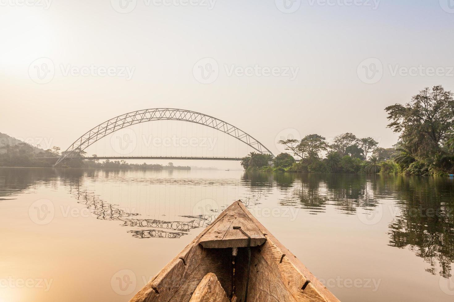 giro in canoa in africa foto