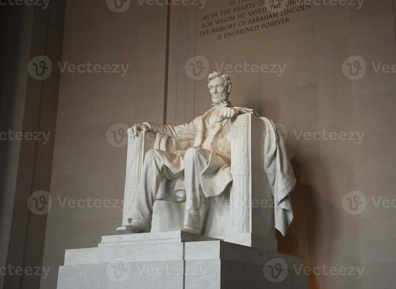 Statua di Abraham Lincoln al memoriale in suo onore foto