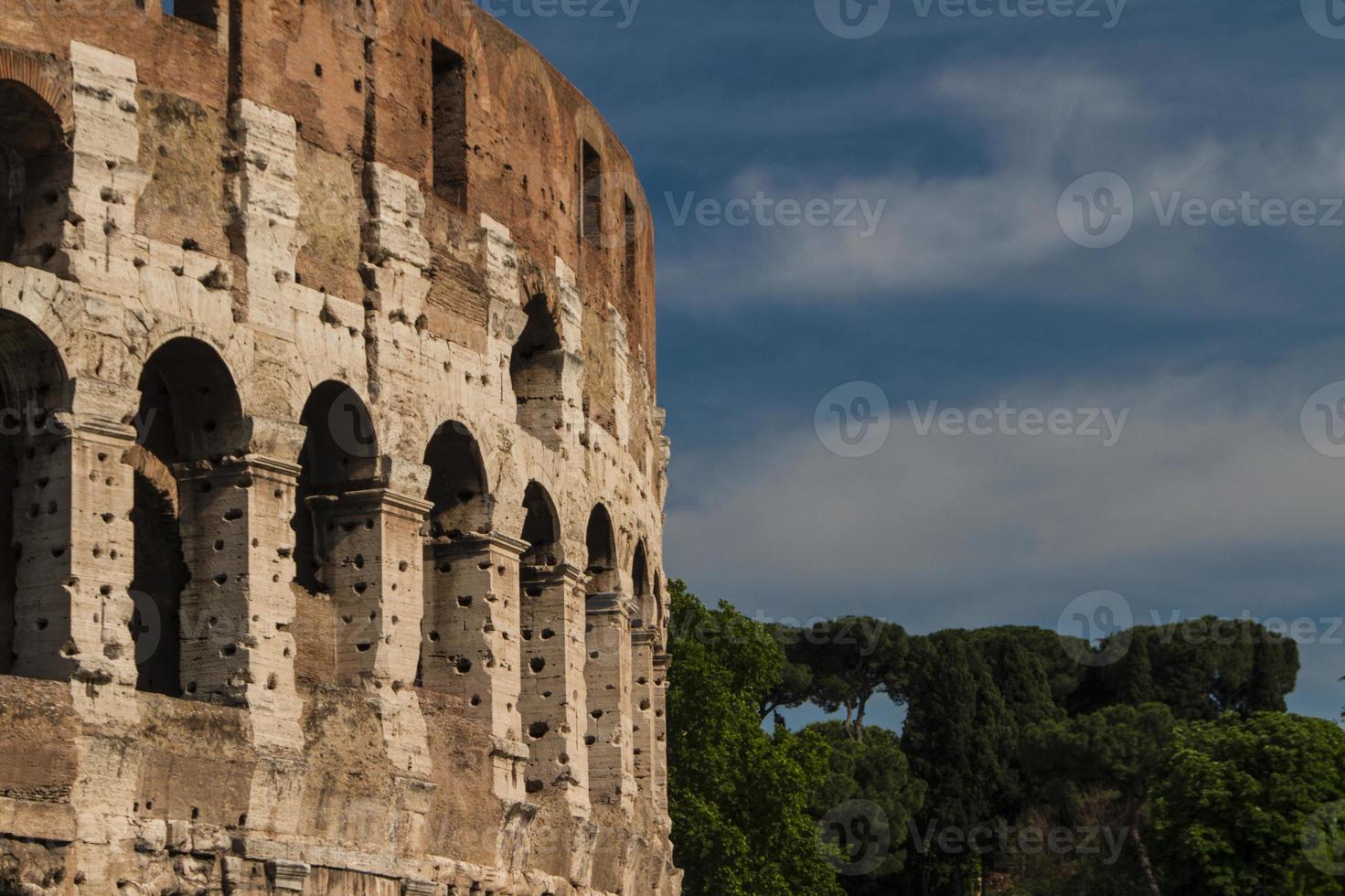 il colosseo di roma, italia foto